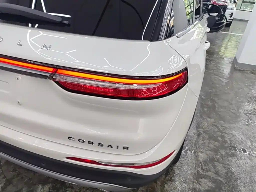 2022 Toyota Adventurer Facelift 2.0T 2WD Premium Edition — миниатюра 8