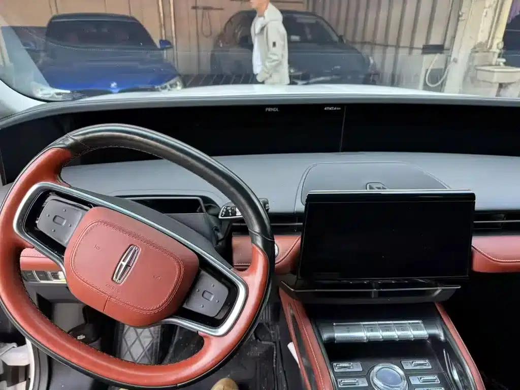 Navigator 2023 2.0T AWD Premium Edition — миниатюра 11
