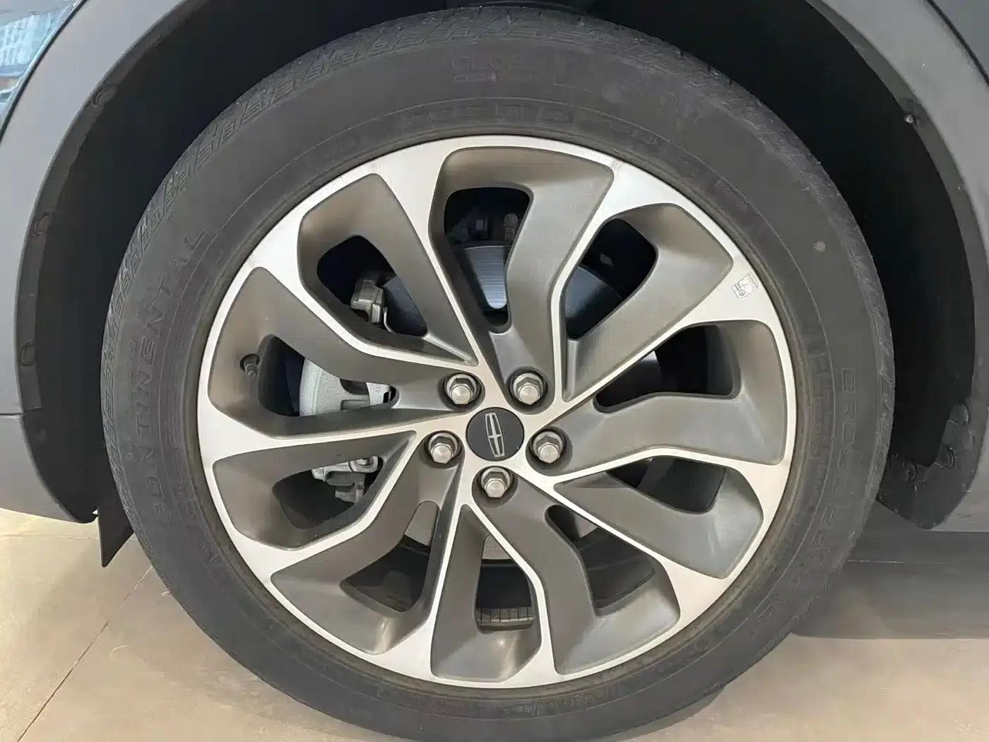 Navigator 2021 2.0T AWD Premium Edition — миниатюра 13