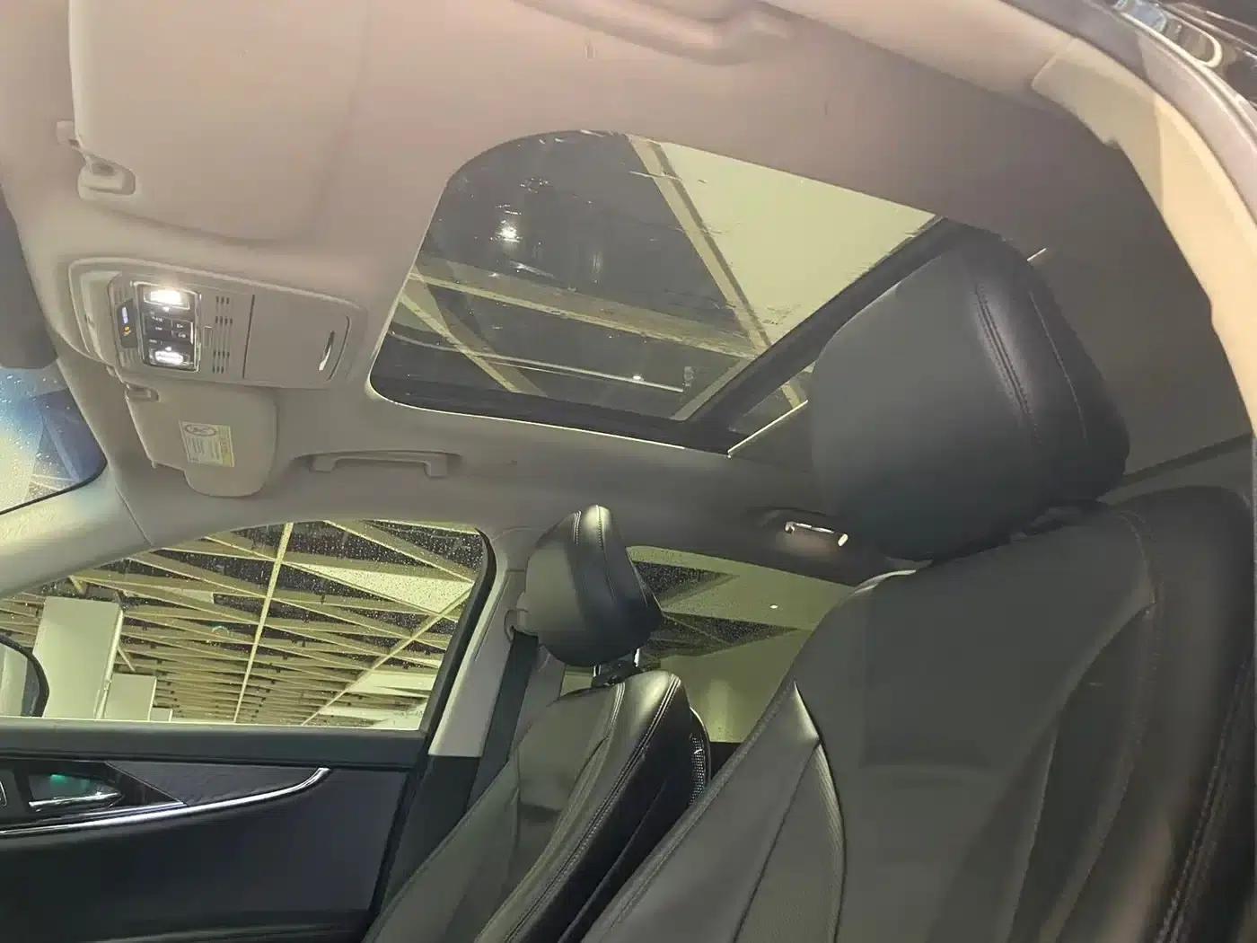 Navigator 2021 2.0T AWD Premium Edition — миниатюра 14