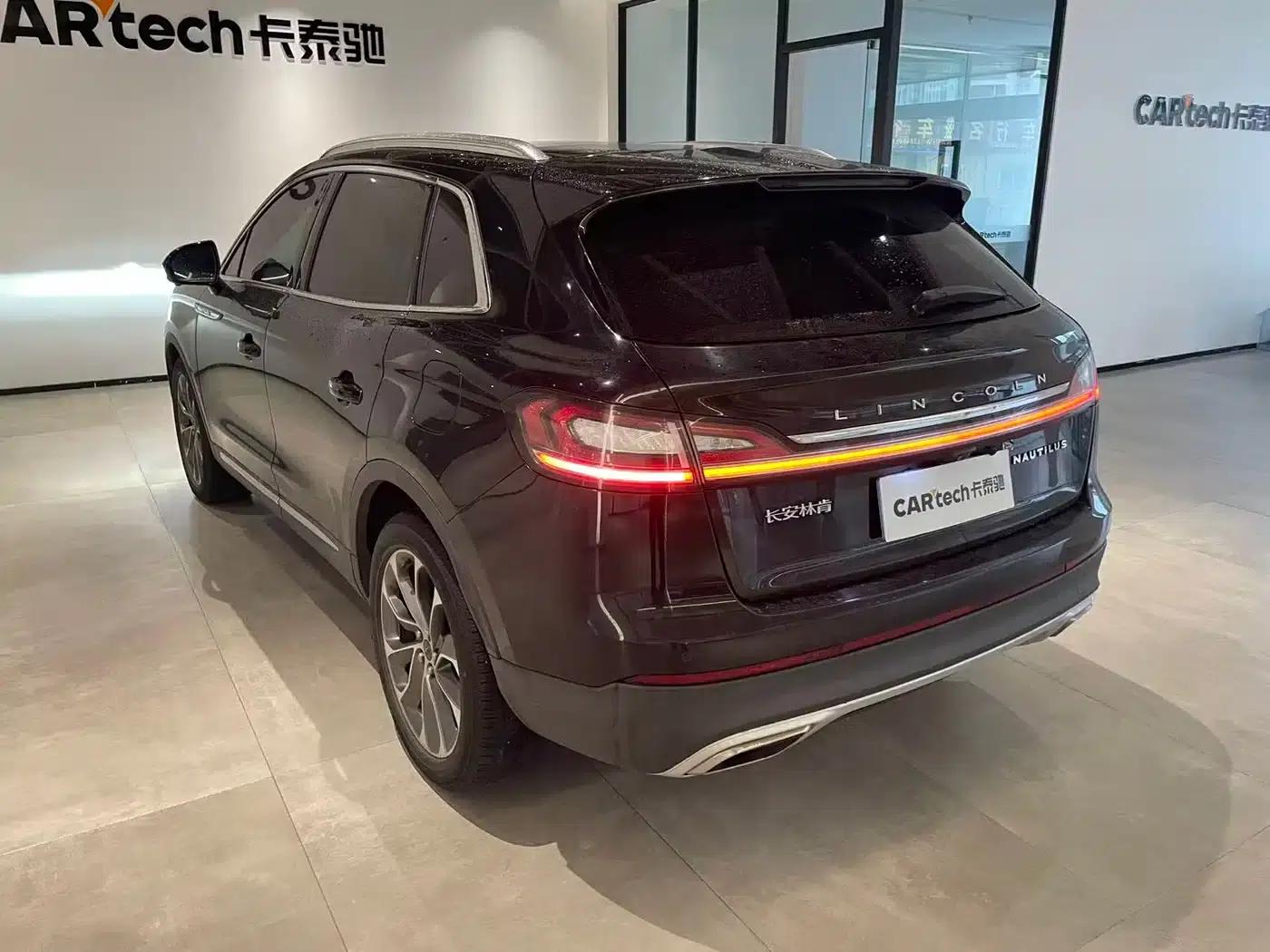 Navigator 2021 2.0T AWD Premium Edition — миниатюра 4