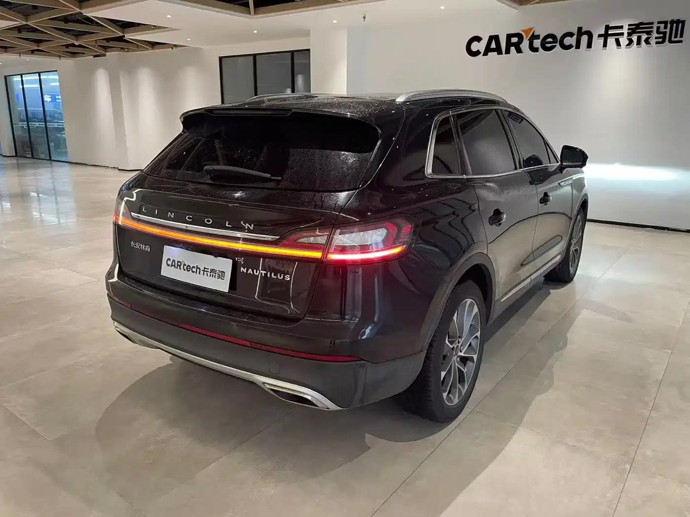 Navigator 2021 2.0T AWD Premium Edition — миниатюра 6