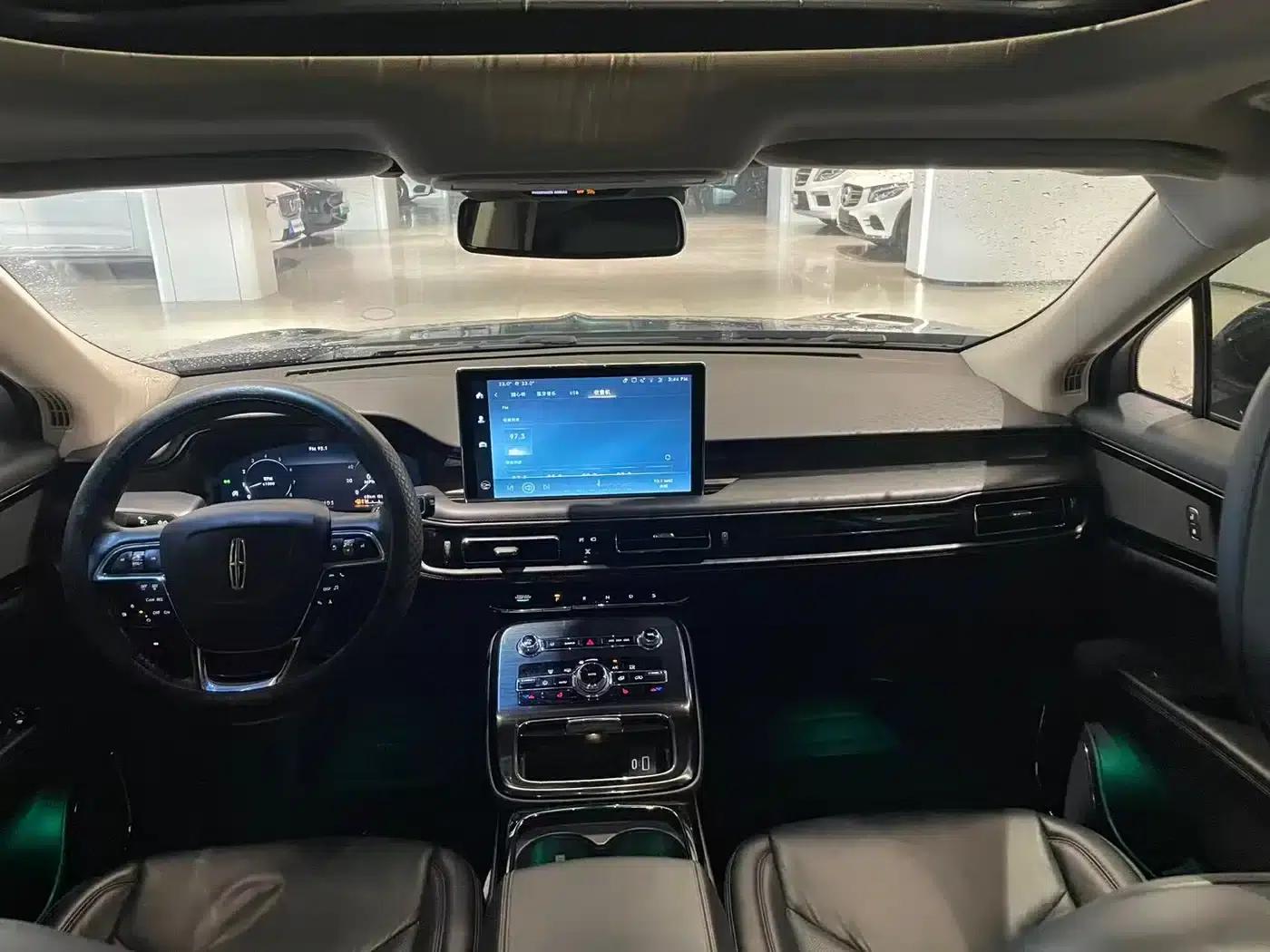 Navigator 2021 2.0T AWD Premium Edition — миниатюра 9