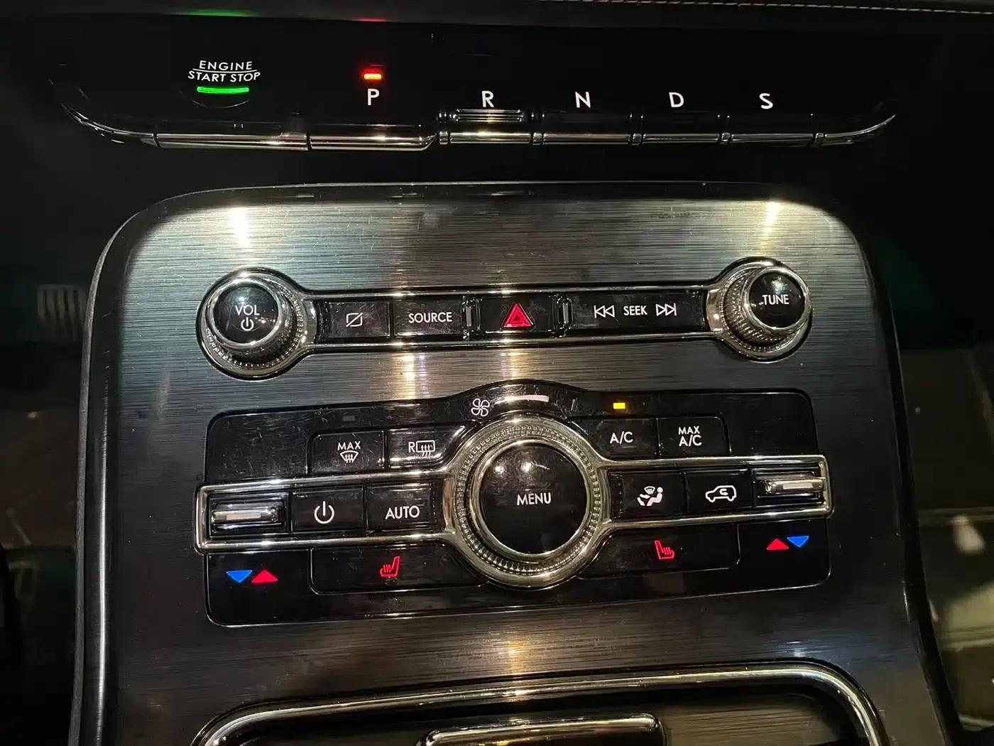 Navigator 2021 2.0T AWD Premium Edition — миниатюра 10