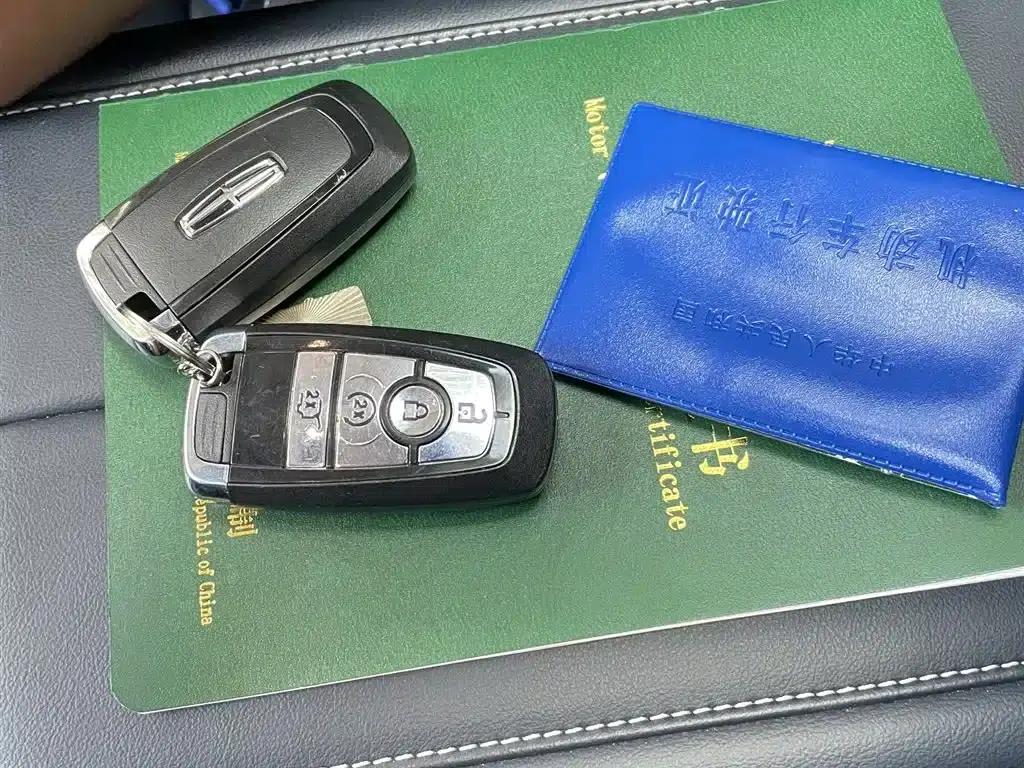 Navigator 2023 2.0T AWD Premium Edition — миниатюра 13