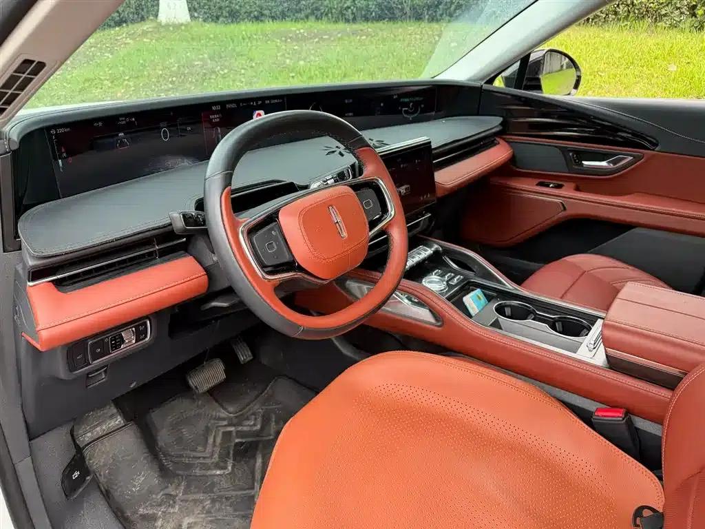 Navigator 2023 2.0T AWD Premium Edition — миниатюра 7