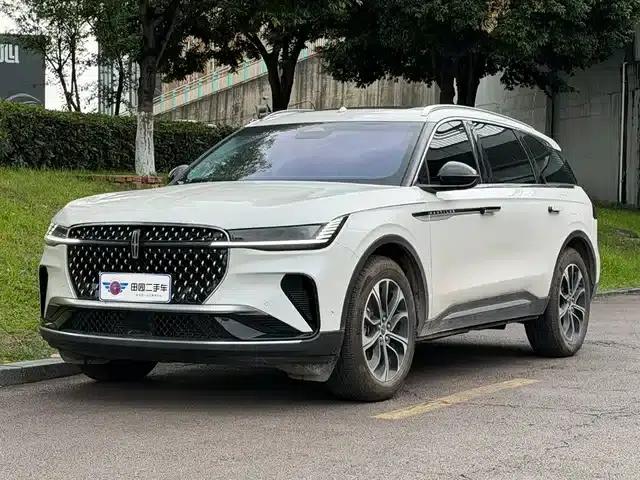 Navigator 2023 2.0T AWD Premium Edition