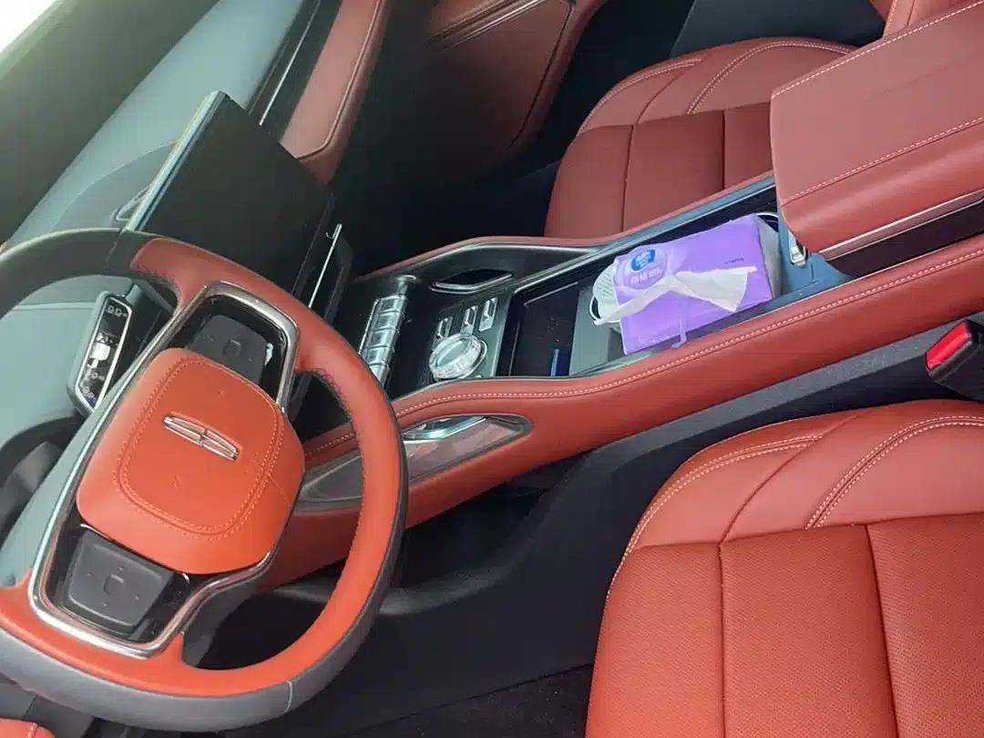 Navigator 2025 2.0T AWD Premium Hybrid — миниатюра 3