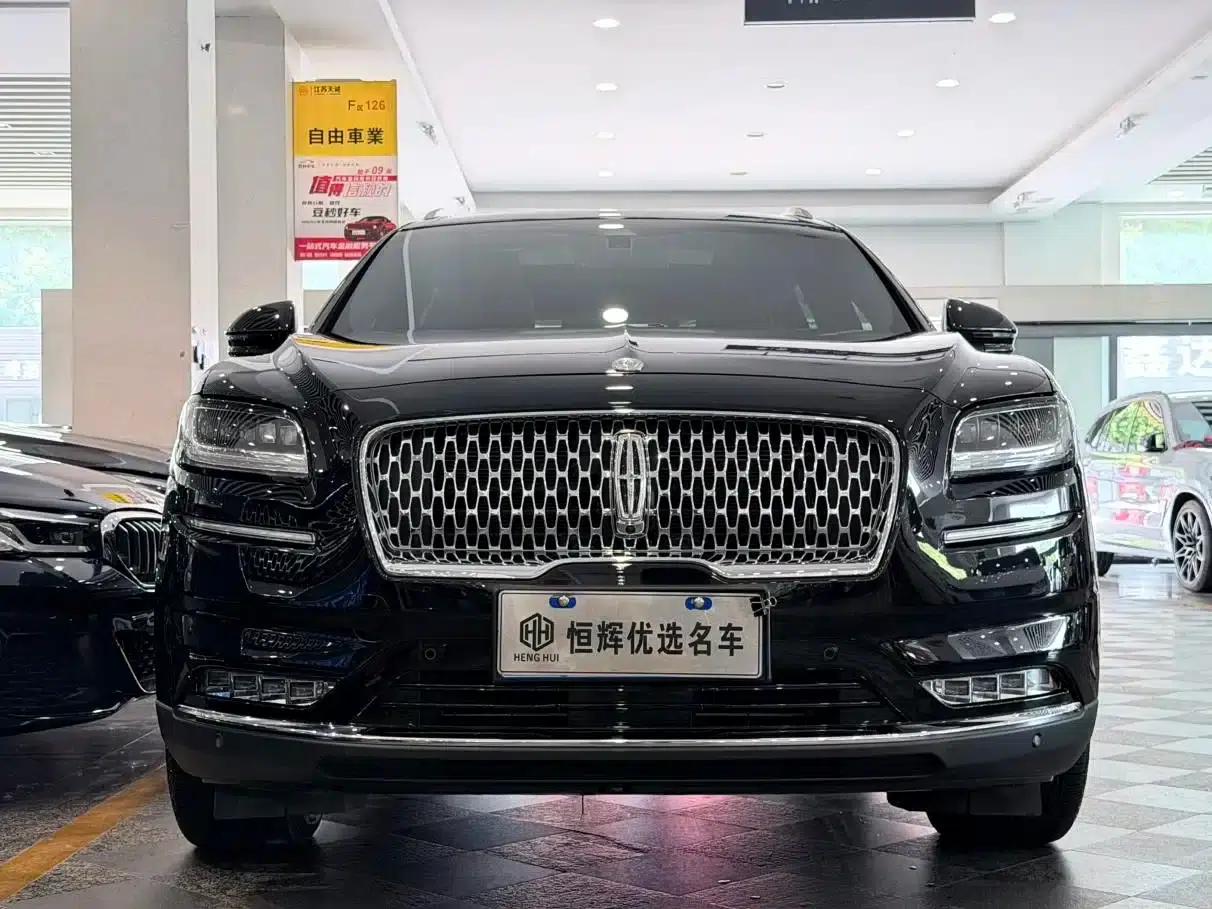 Navigator 2021 2.7T AWD Premium Edition — миниатюра 2