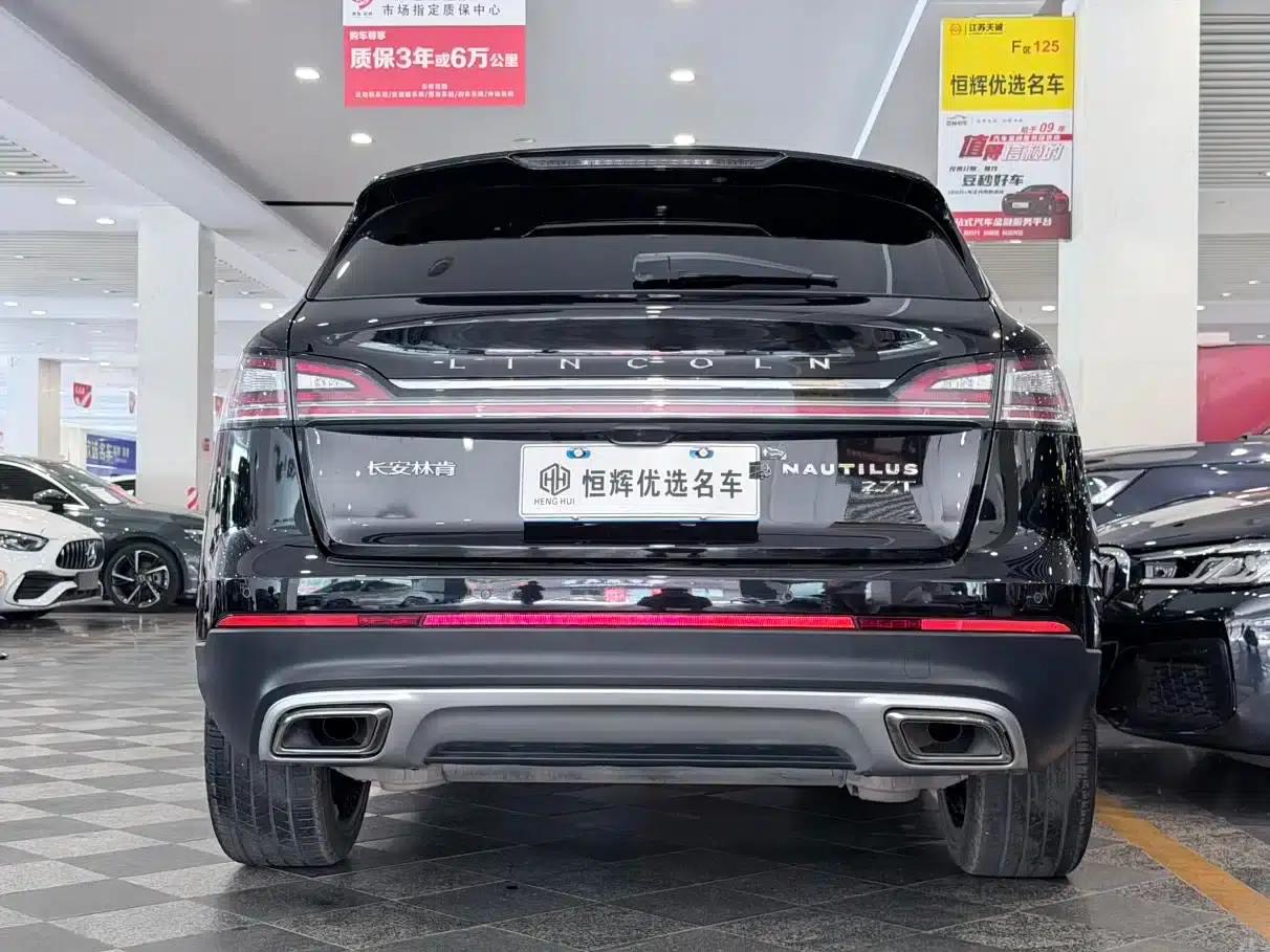 Navigator 2021 2.7T AWD Premium Edition — миниатюра 3