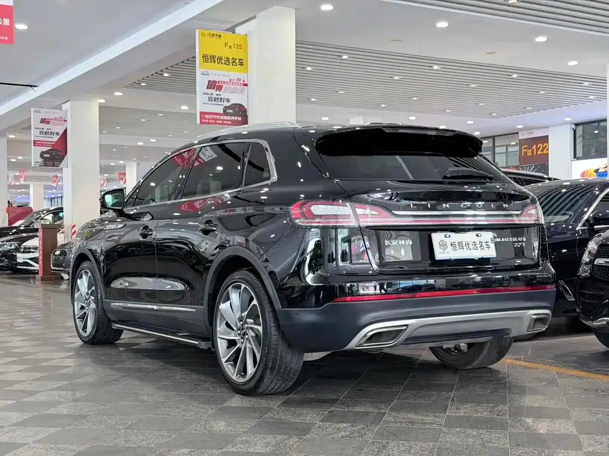 Navigator 2021 2.7T AWD Premium Edition — миниатюра 4