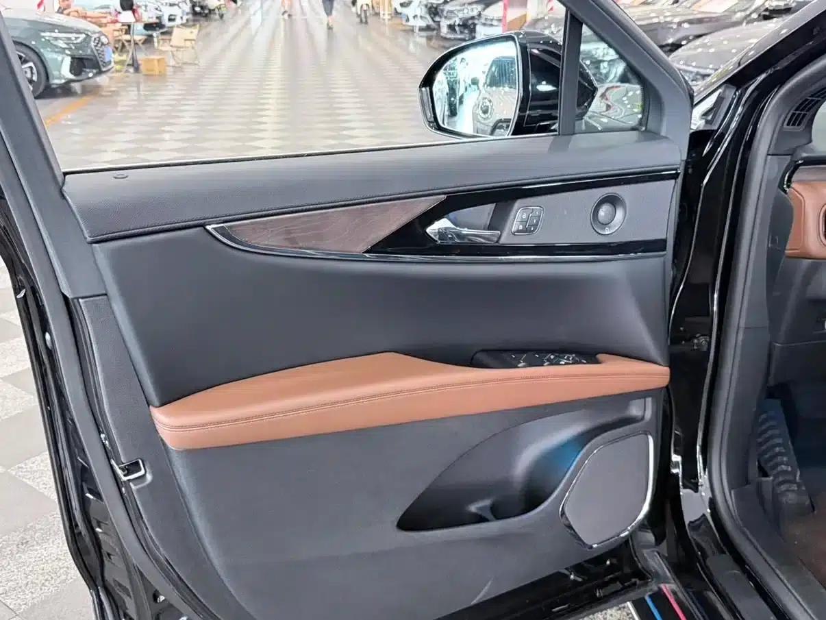 Navigator 2021 2.7T AWD Premium Edition — миниатюра 8