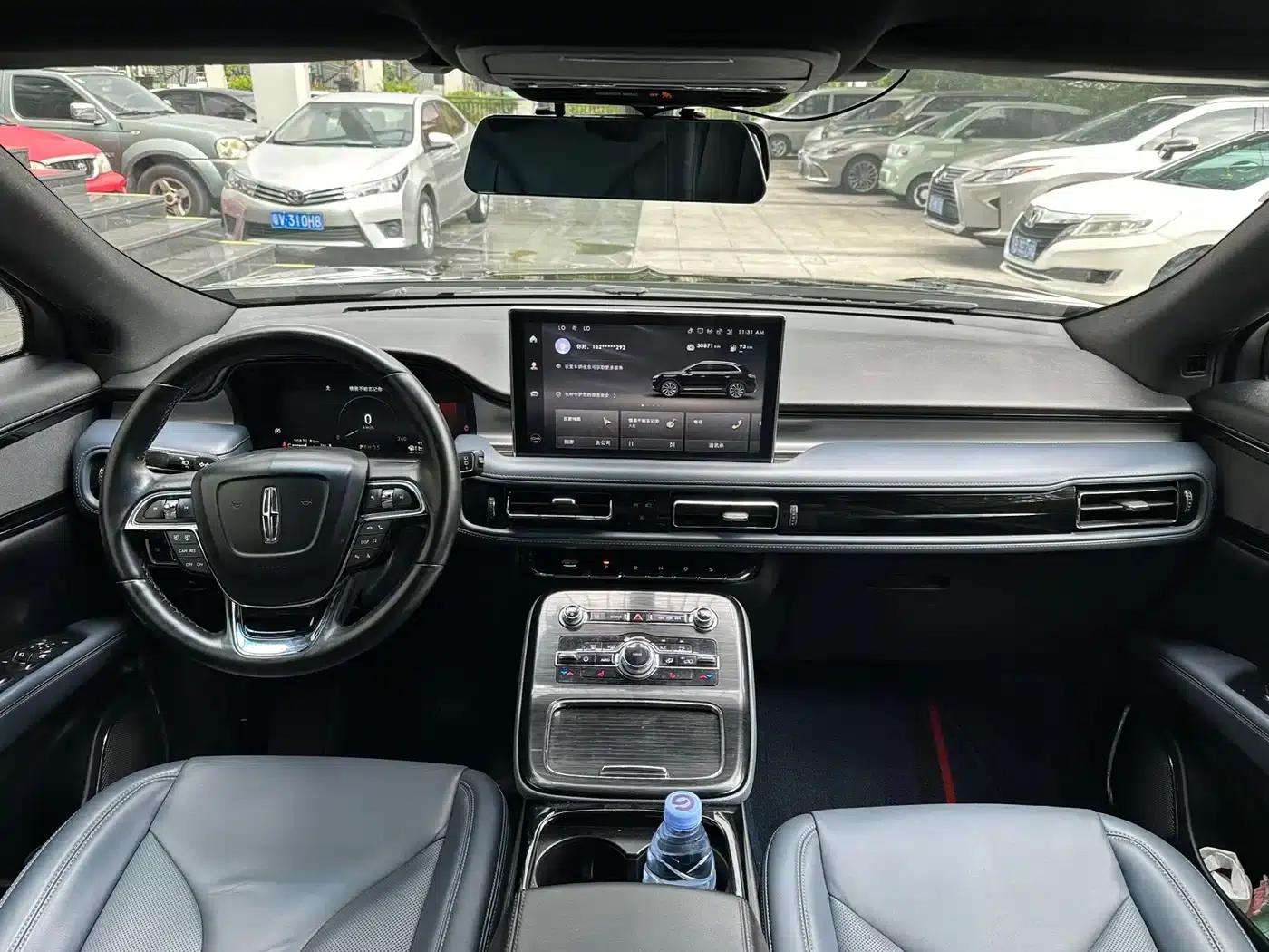 Navigator 2023 2.0T AWD Premium Edition — миниатюра 4