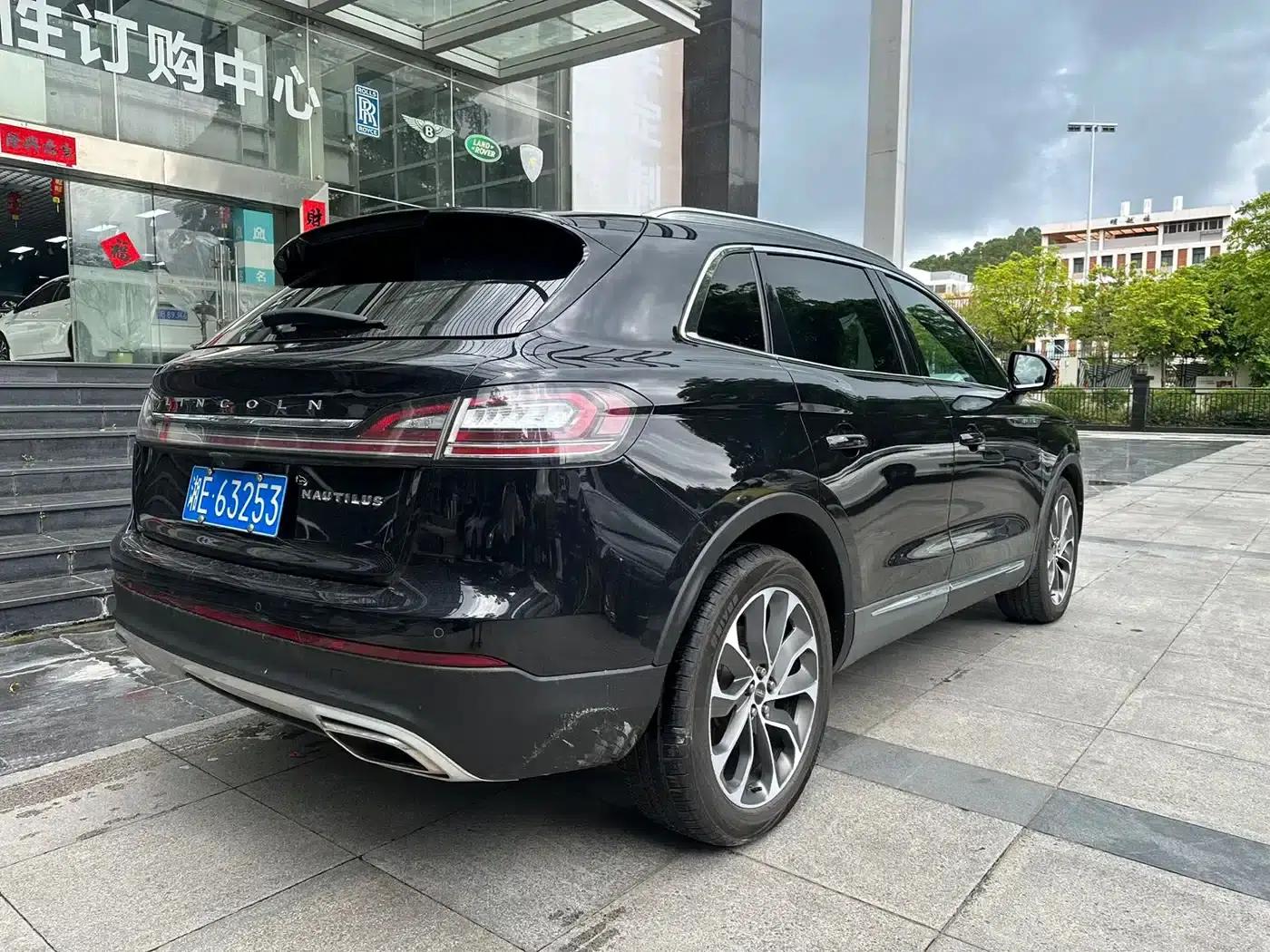 Navigator 2023 2.0T AWD Premium Edition — миниатюра 7