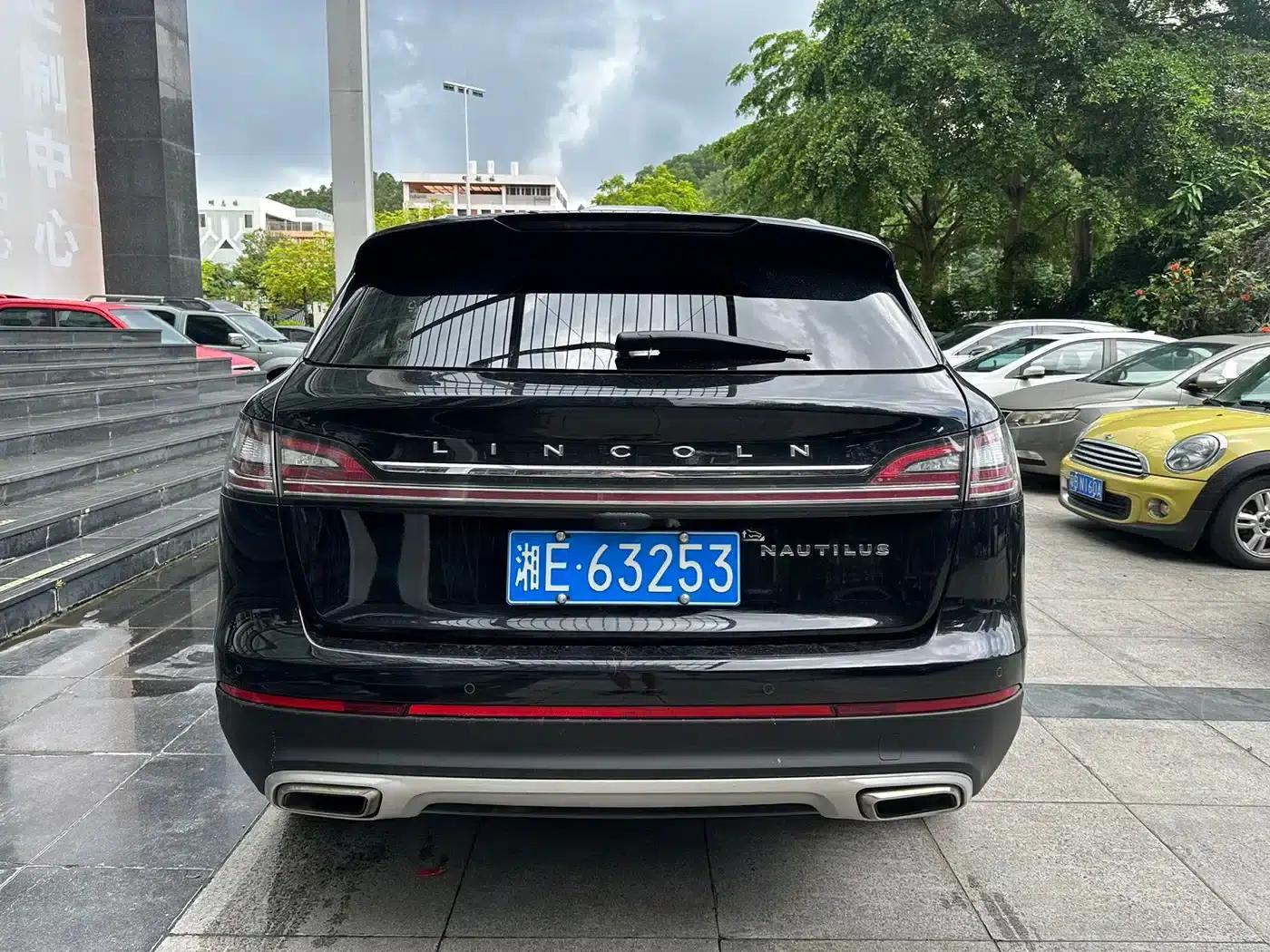 Navigator 2023 2.0T AWD Premium Edition — миниатюра 8
