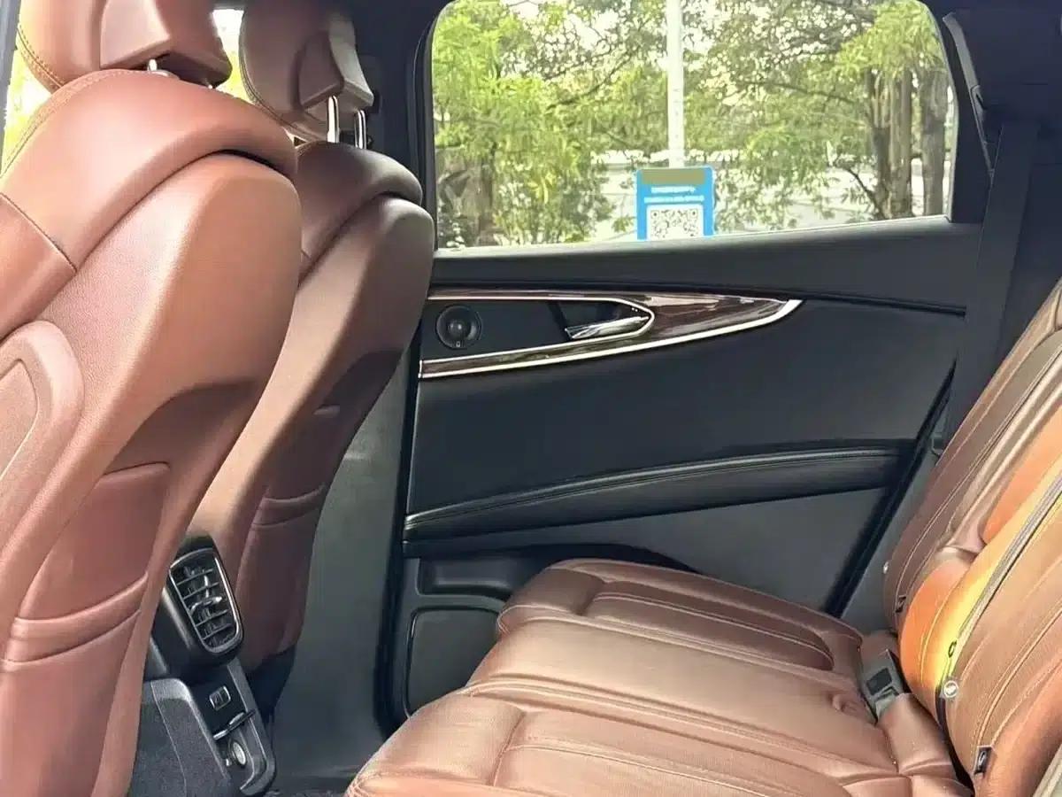 2019 Navigator Imported Model 2.7T 4WD Premium Edition (National V Emission Standard) — миниатюра 5