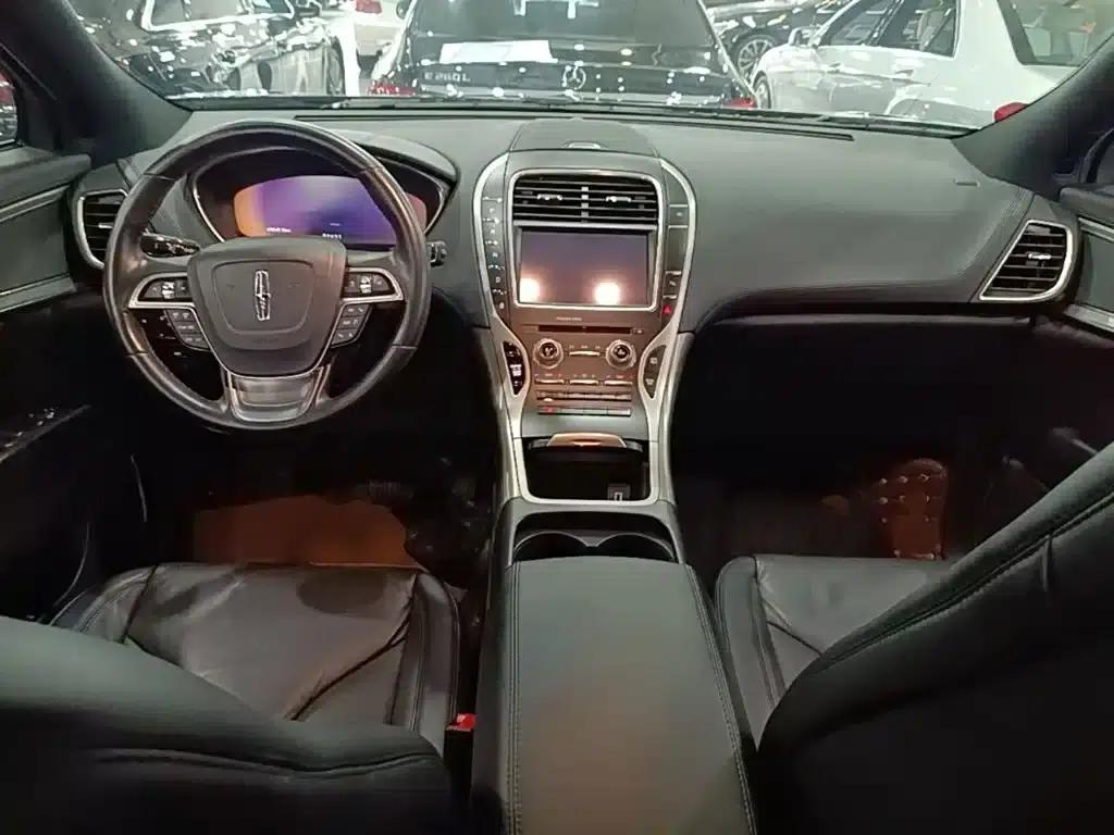 2019 Navigator Imported Model 2.0T Two-Wheel Drive Premium Edition (China VI Emission Standard) — миниатюра 10