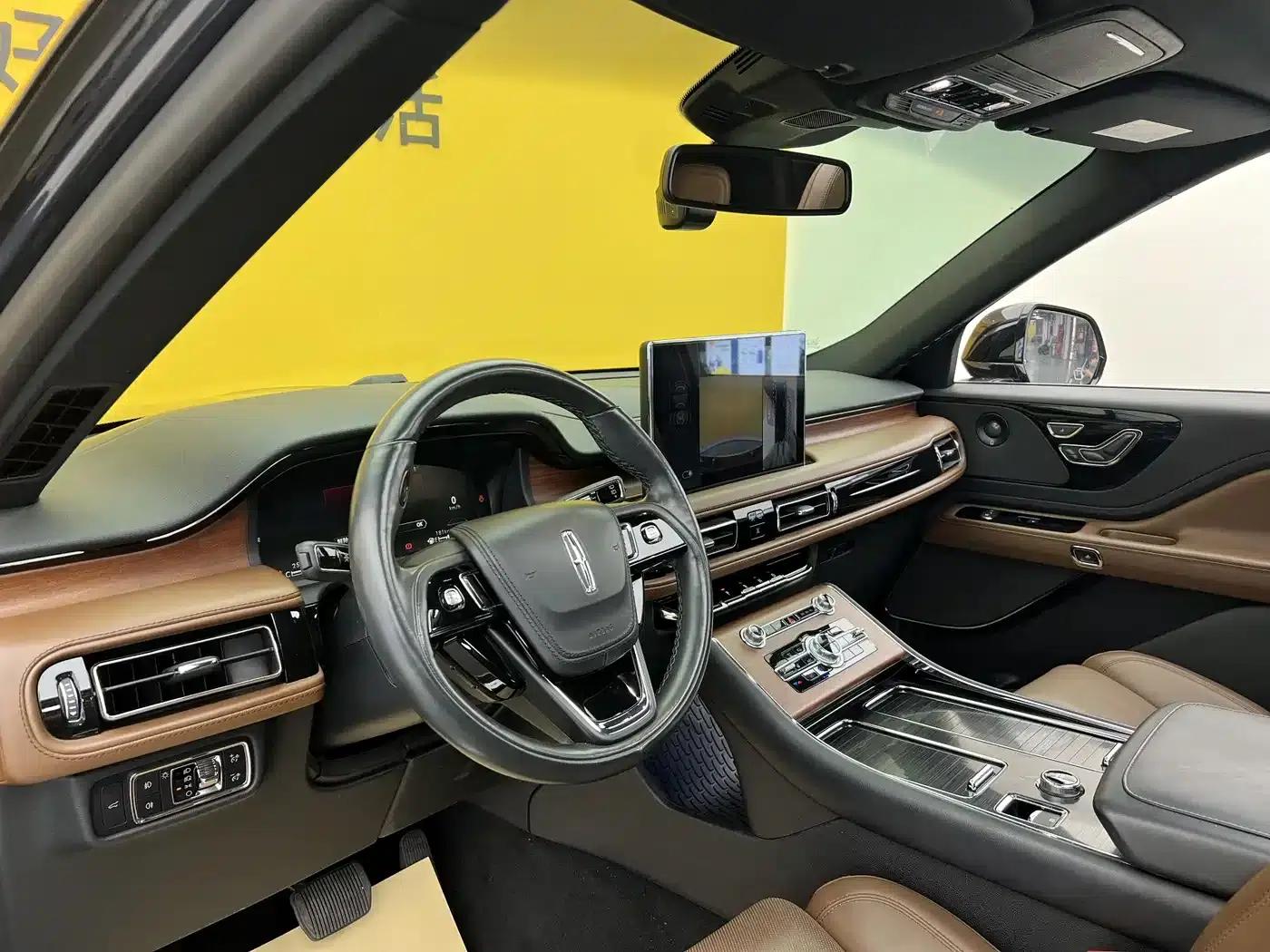 2021 Aviator 3.0T V6 AWD Premium Edition — миниатюра 3