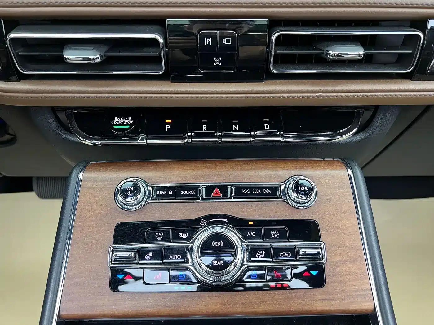 2021 Aviator 3.0T V6 AWD Premium Edition — миниатюра 27