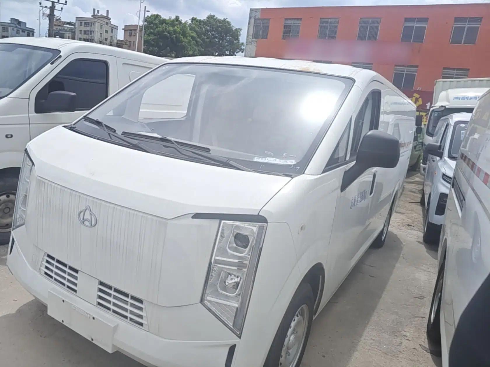 CHANGAN KUAYUE Starlight EV 2025 Model 3-Passenger Van, 305 km, Comfort Edition — миниатюра 1