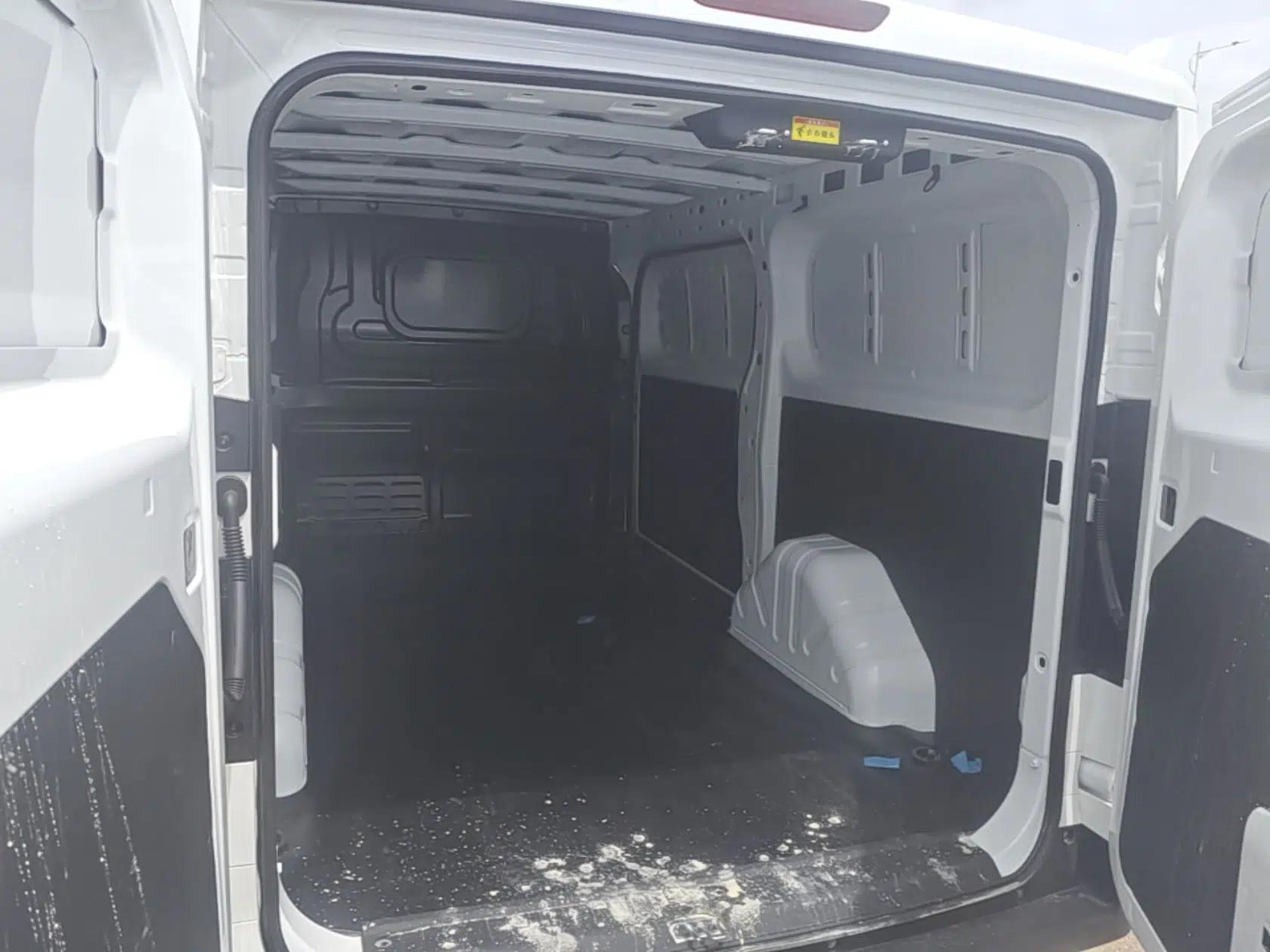 CHANGAN KUAYUE Starlight EV 2025 Model 3-Passenger Van, 305 km, Comfort Edition — миниатюра 22