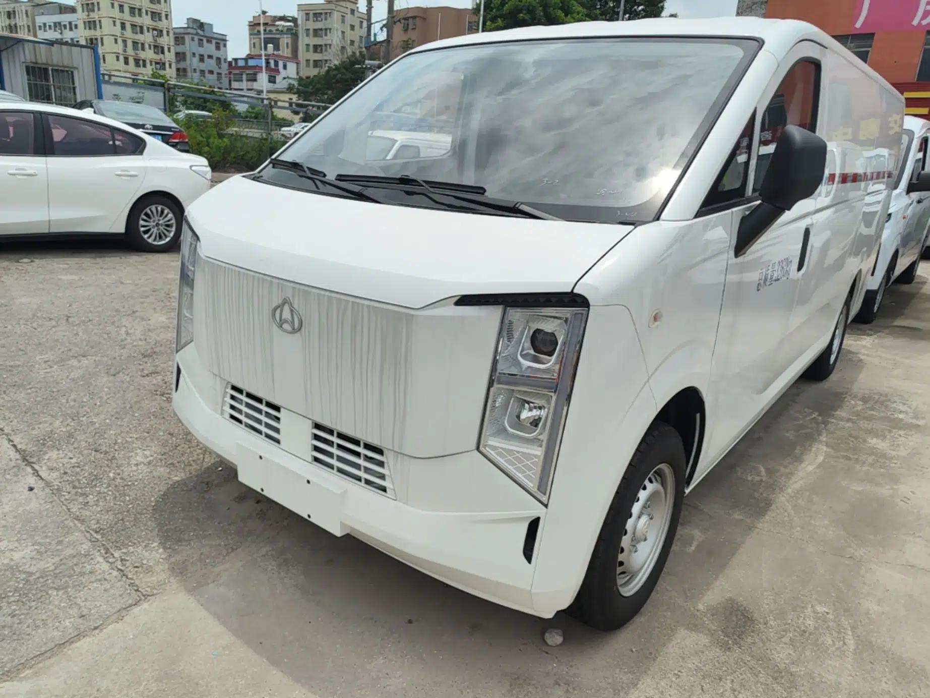 CHANGAN KUAYUE Starlight EV 2025 Model 3-Passenger Van, 305 km, Comfort Edition — миниатюра 1