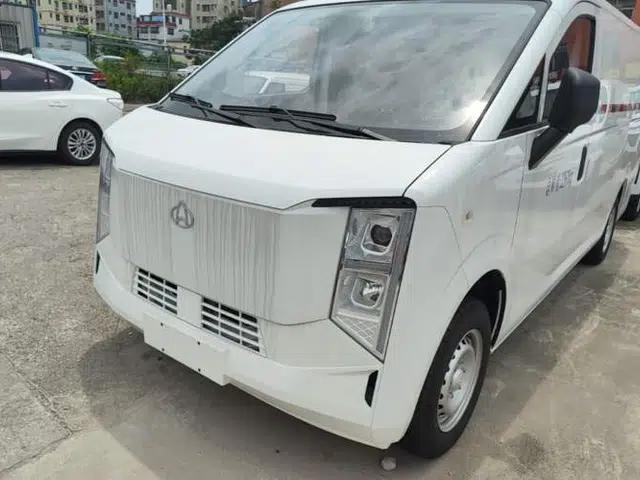 CHANGAN KUAYUE Starlight EV 2025 Model 3-Passenger Van, 305 km, Comfort Edition