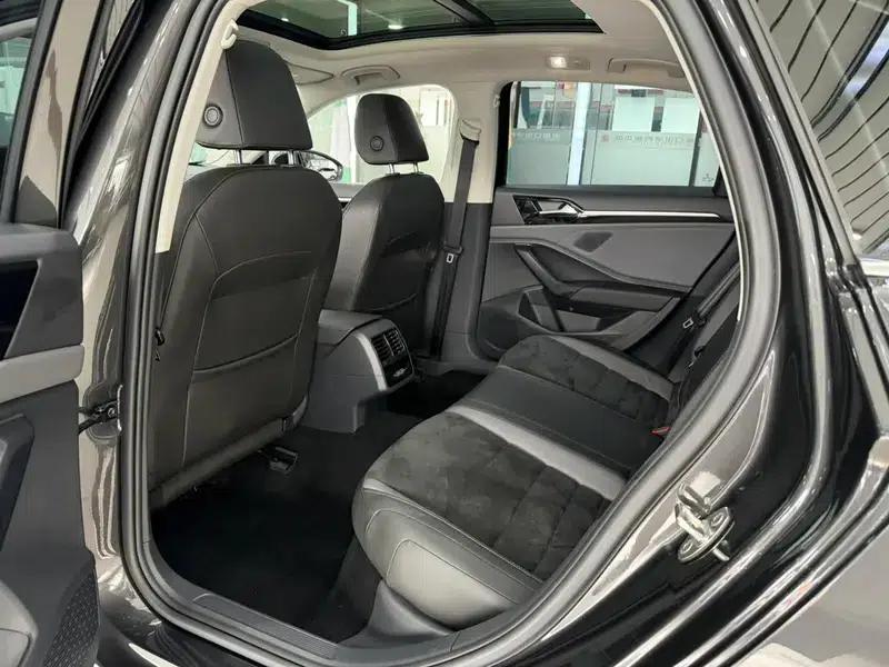 2022 Volkswagen Sagitar 280TSI DSG Excellence Edition — миниатюра 13
