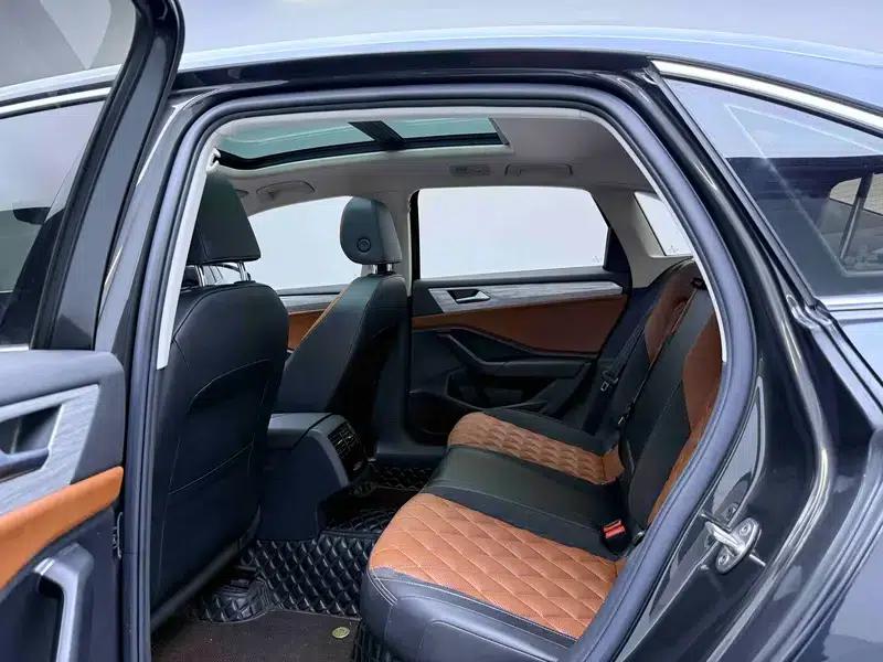 2023 Volkswagen Sagitar 300TSI DSG Super Edition — миниатюра 8