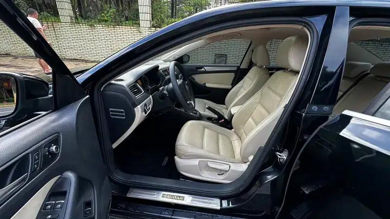 2012 Volkswagen Sagitar 1.6L Automatic Comfort Model — миниатюра 11