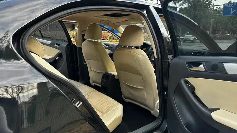 2012 Volkswagen Sagitar 1.6L Automatic Comfort Model — миниатюра 12