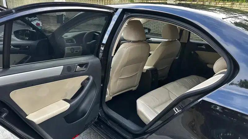 2012 Volkswagen Sagitar 1.6L Automatic Comfort Model — миниатюра 13