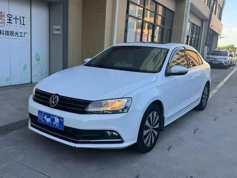 2015 Volkswagen Sagitar 230TSI Automatic Comfort Model — миниатюра 1