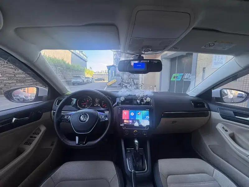 2015 Volkswagen Sagitar 230TSI Automatic Comfort Model — миниатюра 7