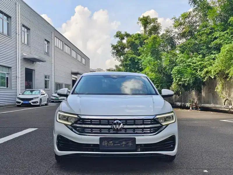 2023 Volkswagen Sagitar 300TSI DSG Excellence Edition — миниатюра 2