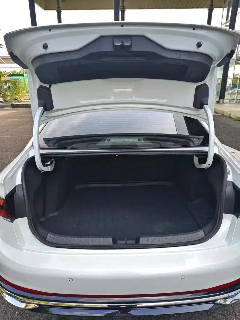2023 Volkswagen Sagitar 300TSI DSG Excellence Edition — миниатюра 14