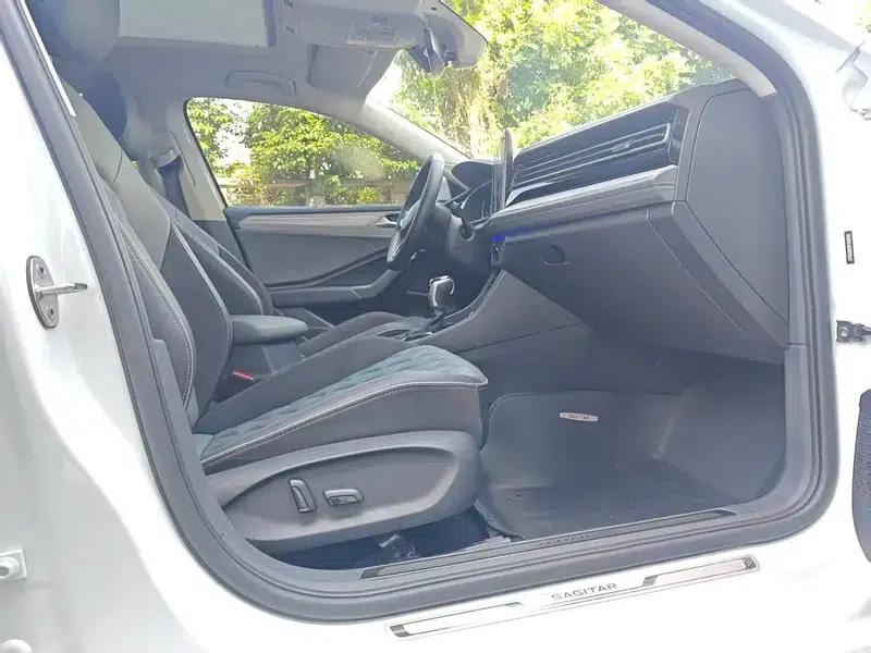 2023 Volkswagen Sagitar 300TSI DSG Excellence Edition — миниатюра 8
