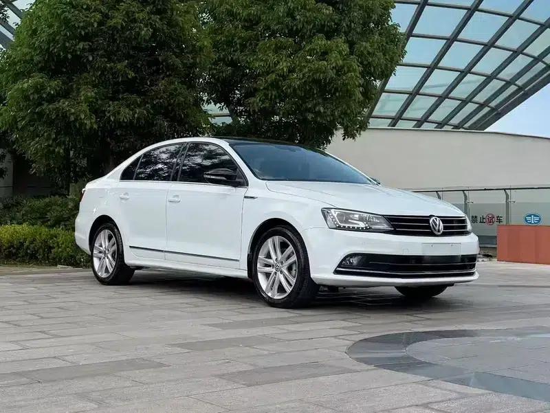 2018 Volkswagen Sagitar 280TSI DSG Luxury — миниатюра 3