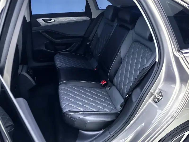 2023 Volkswagen Sagitar 300TSI DSG Super Edition — миниатюра 23