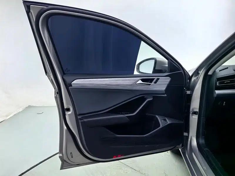 2023 Volkswagen Sagitar 300TSI DSG Super Edition — миниатюра 25