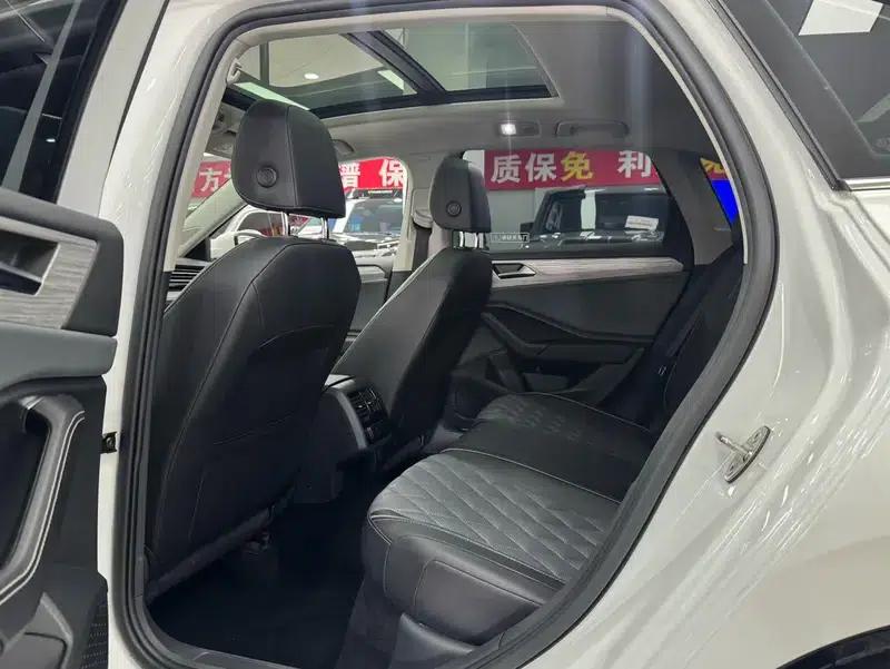2023 Volkswagen Sagitar 300TSI DSG Super Edition — миниатюра 11