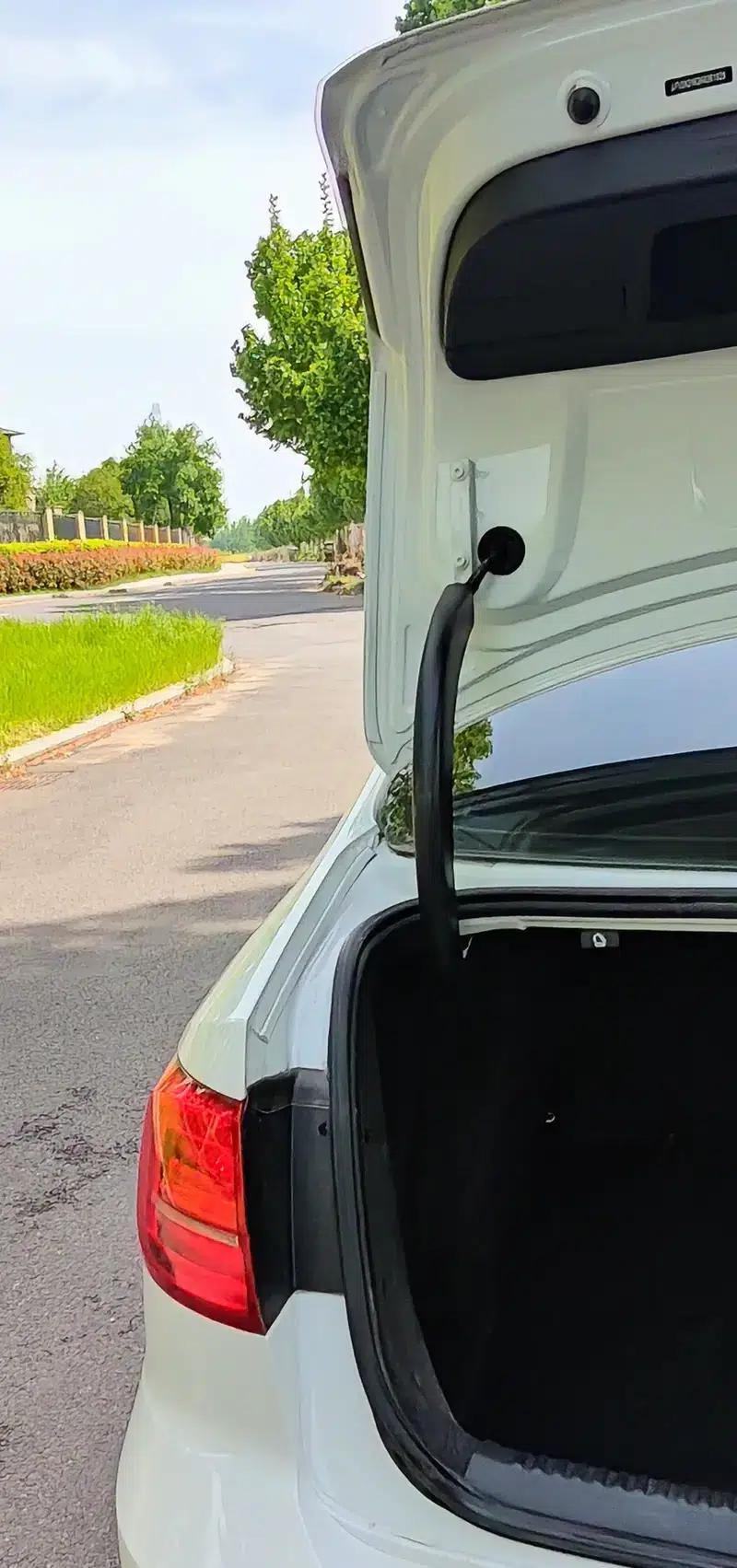 2018 Volkswagen Sagitar 1.6L Automatic Comfort Model — миниатюра 11