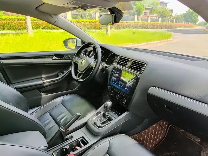 2018 Volkswagen Sagitar 1.6L Automatic Comfort Model — миниатюра 17