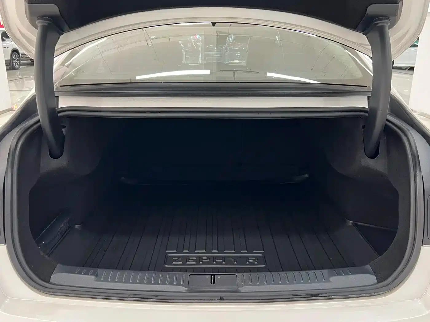 Lincoln Z 2025 2.0T Premium — миниатюра 17