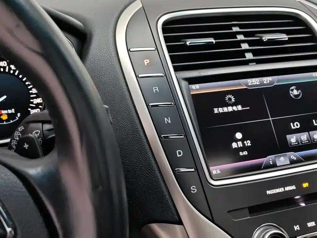 Lincoln MKX 2015 2.0T AWD Premium Edition — миниатюра 13