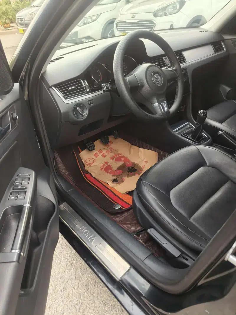 2013 Volkswagen Bora 1.6L Manual Comfort Model — миниатюра 7