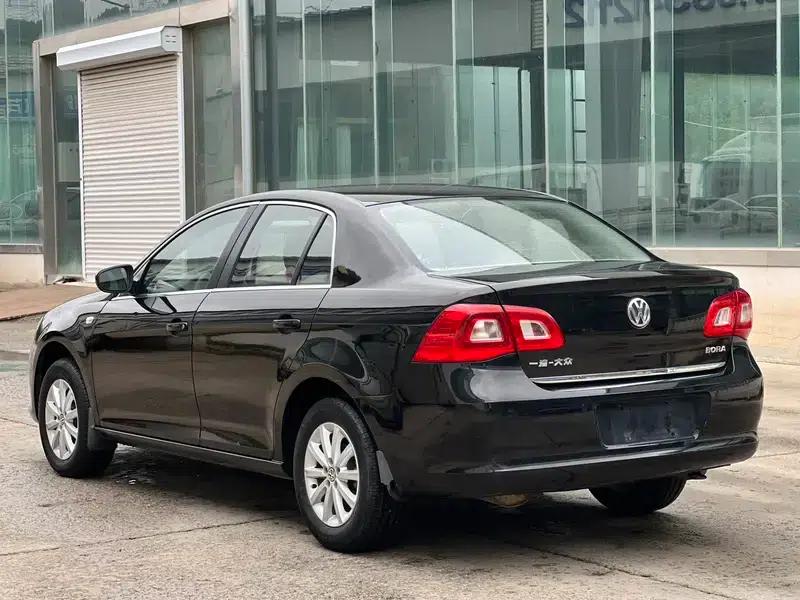 2011 Volkswagen Bora 1.6L Automatic Fashion Edition — миниатюра 4