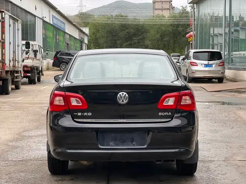 2011 Volkswagen Bora 1.6L Automatic Fashion Edition — миниатюра 5