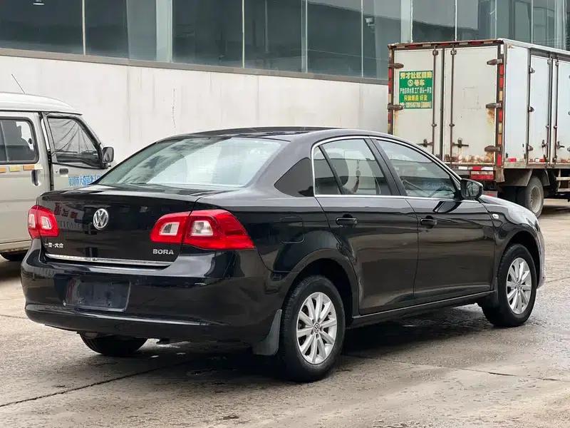 2011 Volkswagen Bora 1.6L Automatic Fashion Edition — миниатюра 6
