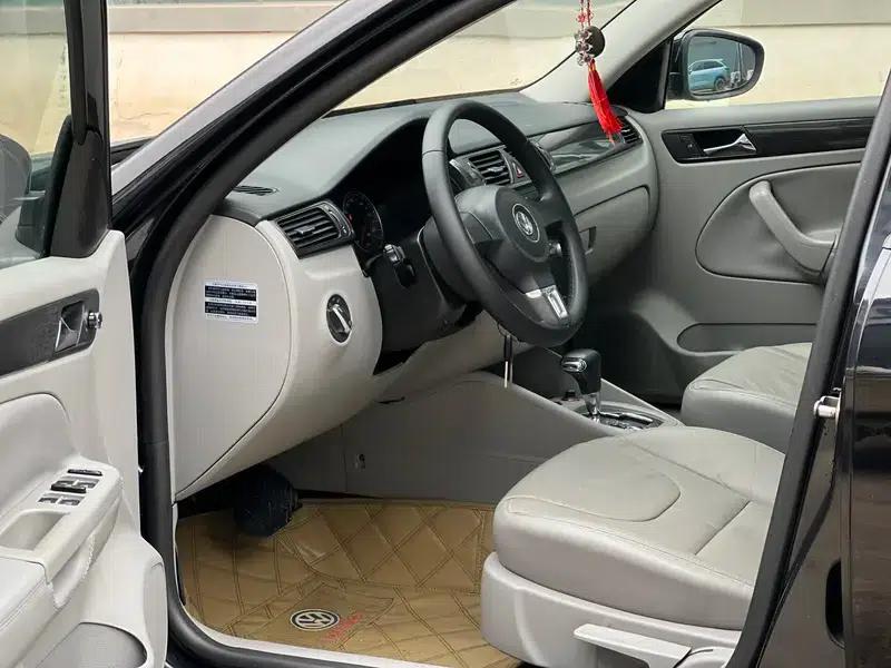 2011 Volkswagen Bora 1.6L Automatic Fashion Edition — миниатюра 8